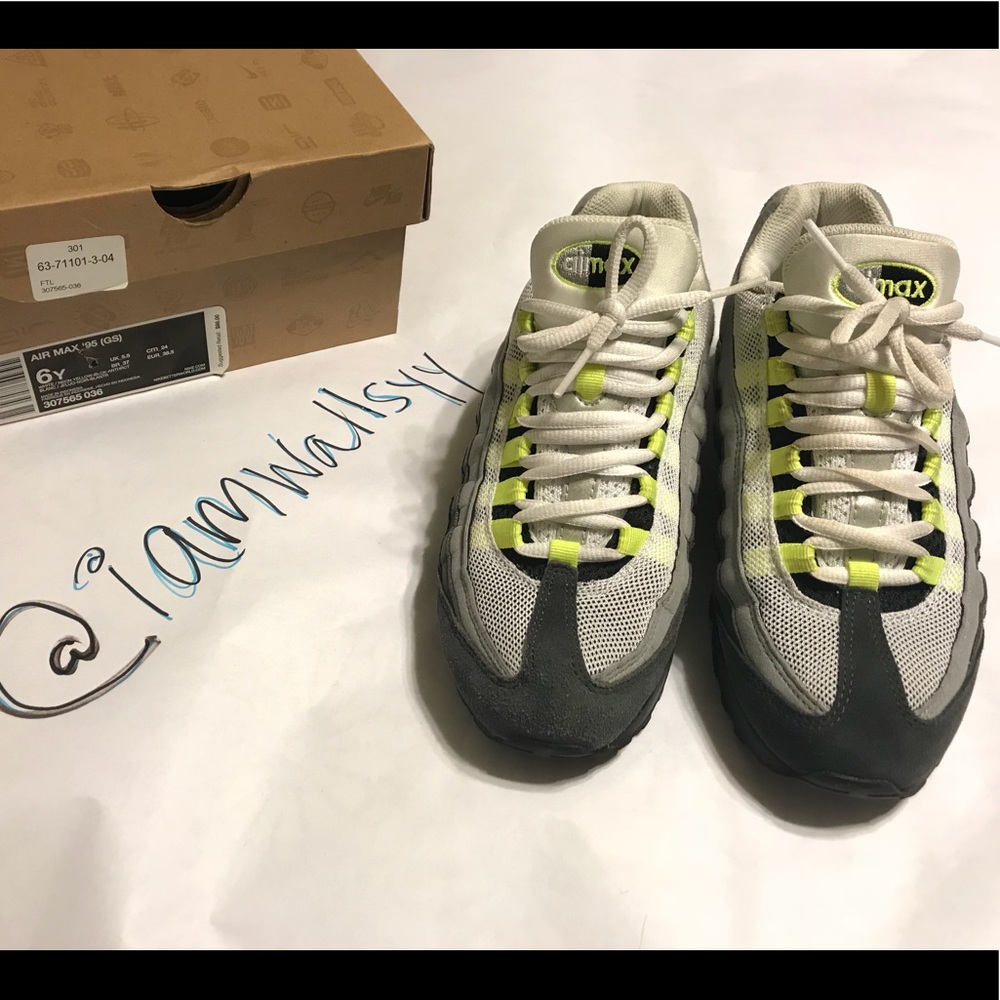 Nike Air Max 95 Neon Green Sz 6Y - Hard to find!